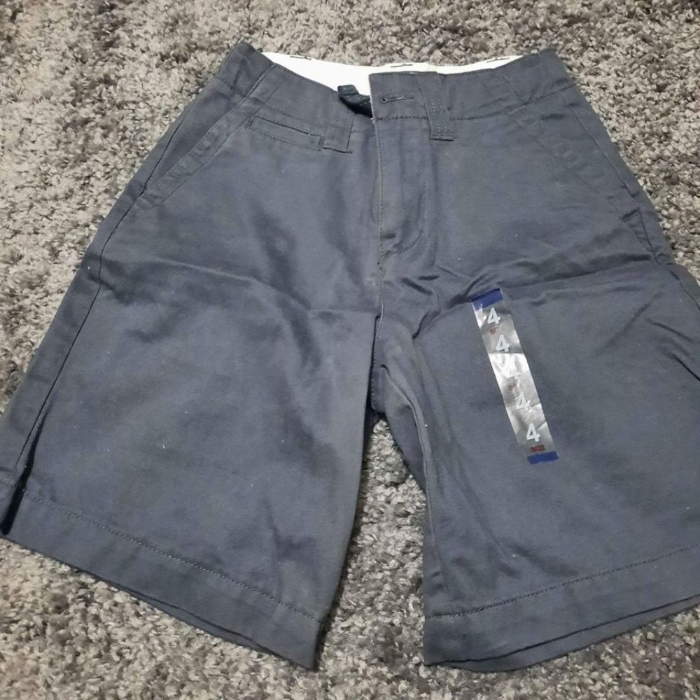 BRAND NEW!!! THE CHILDREN'S PLACE Shorts (4T)